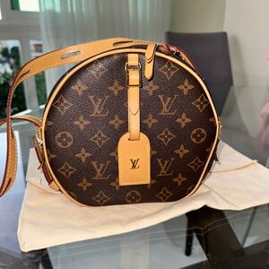 Louis Vuitton Boite Chapeau Souple MM